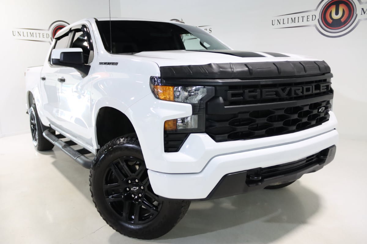 Used 2023 Chevrolet Silverado 1500 Custom w/ Rally Edition AWD/4WD image 23
