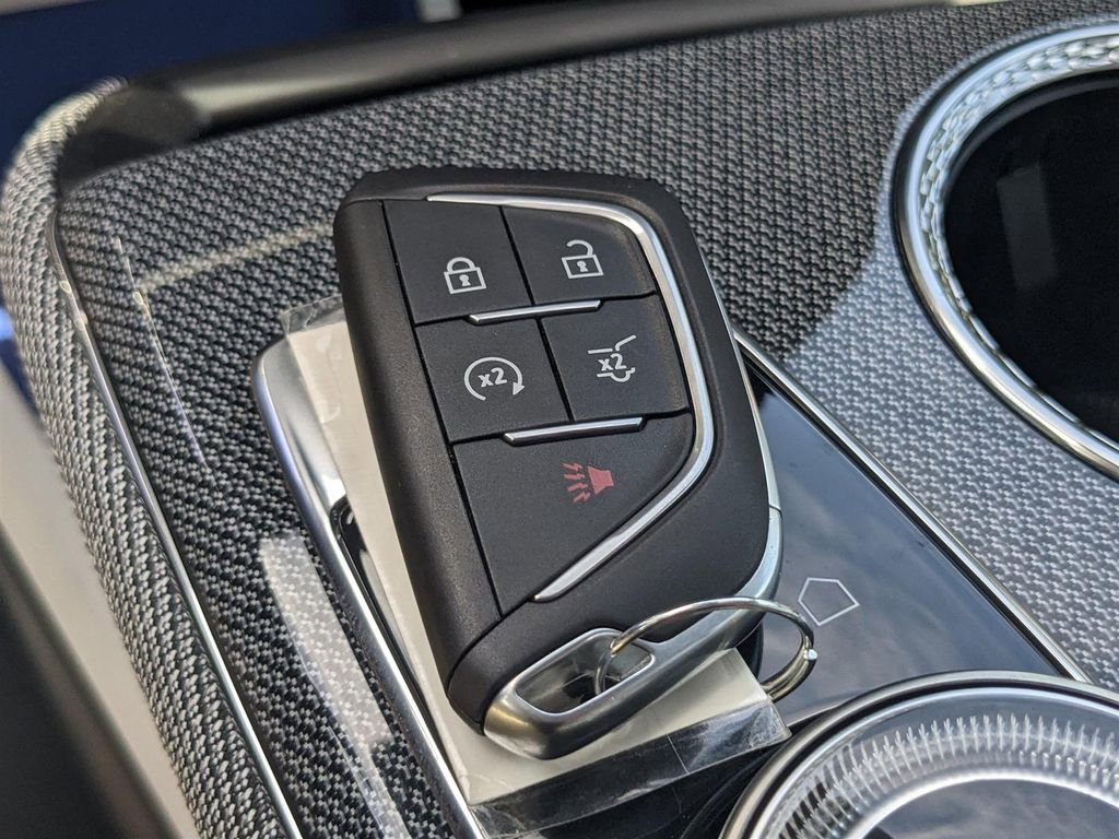 New 2025 Cadillac Optiq Luxury 1 image 21