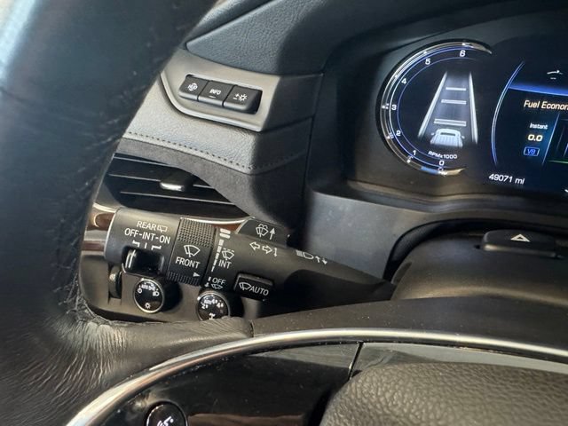 Used 2020 Cadillac Escalade Premium Luxury AWD/4WD image 32