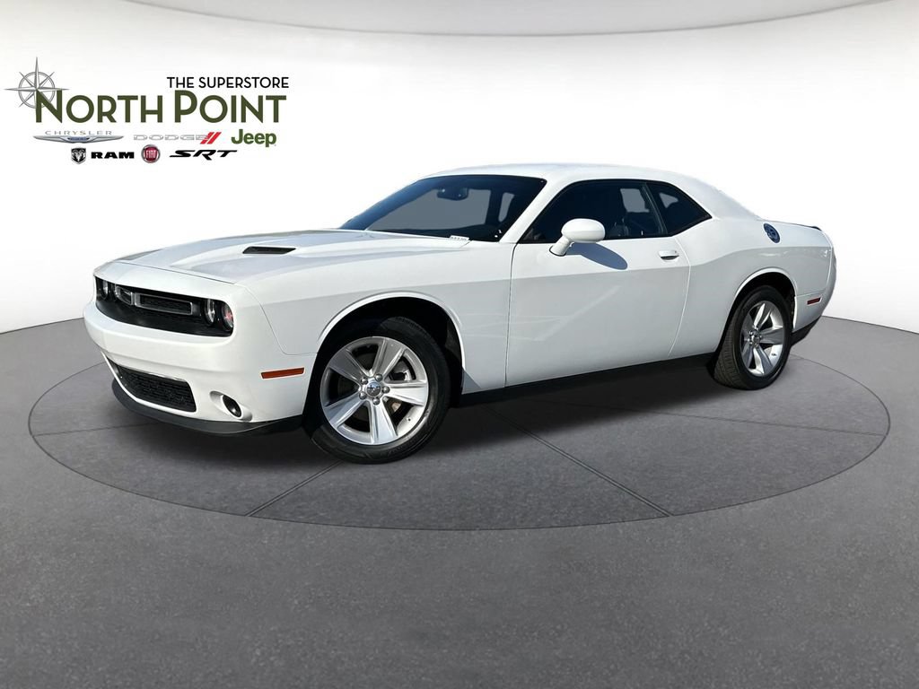 Certified 2023 Dodge Challenger SXT RWD image 1