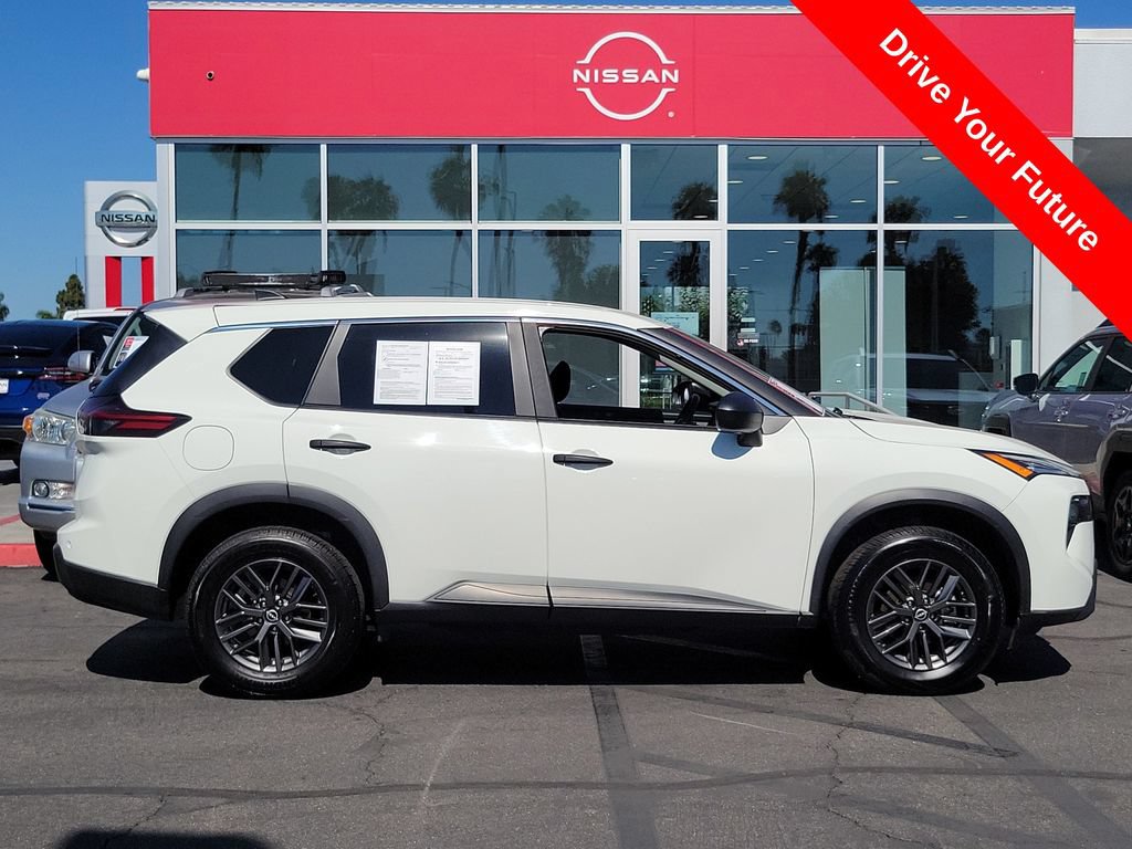 Used 2024 Nissan Rogue S FWD image 30