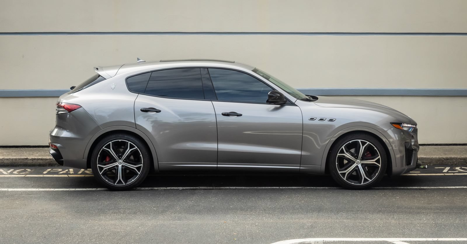 Used 2022 Maserati Levante GT AWD/4WD image 10