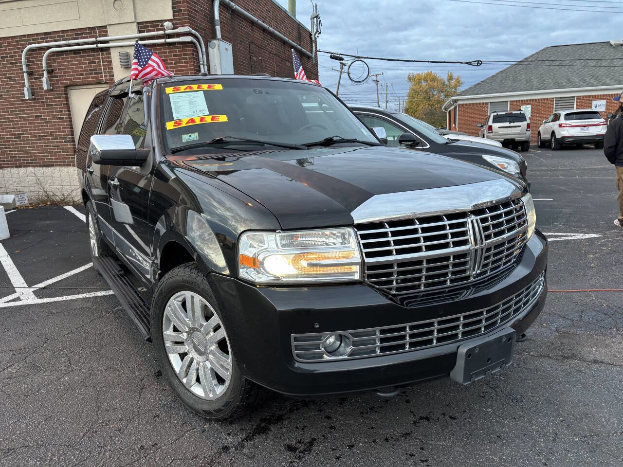 Used 2013 Lincoln Navigator 4WD w/ HD Trailer Tow Pkg image 1