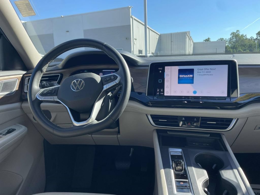 Certified 2024 Volkswagen Atlas SE FWD image 17