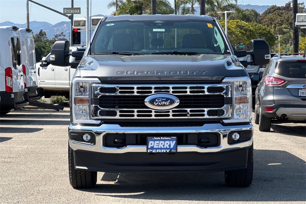 New 2025 Ford F250 XLT w/ FX4 Off-Road Package image 2