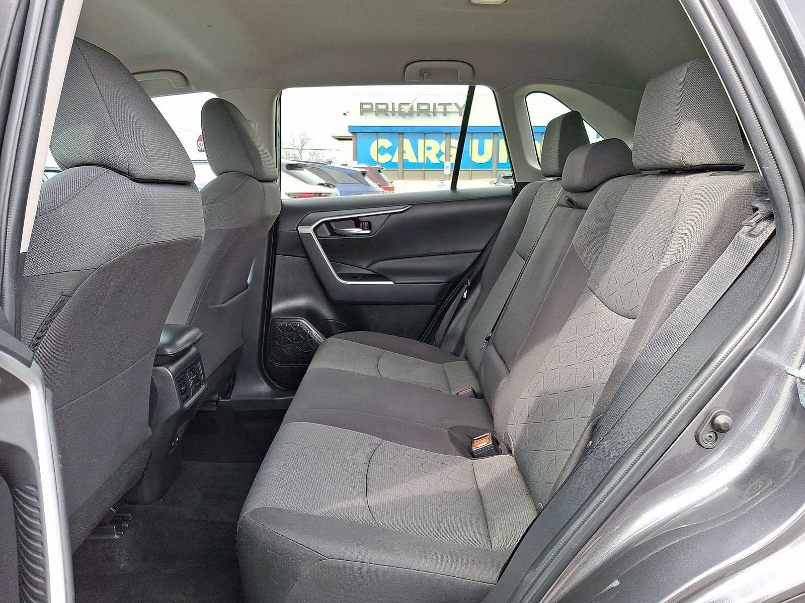 Used 2022 Toyota RAV4 XLE image 29
