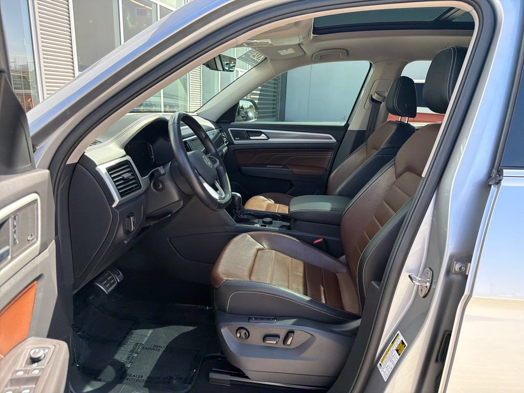 Certified 2023 Volkswagen Atlas SEL Premium AWD/4WD image 11