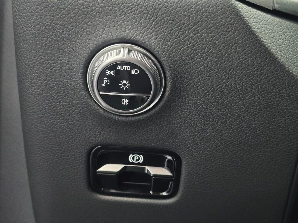 New 2026 Mercedes-Benz GLC 300 4MATIC image 23