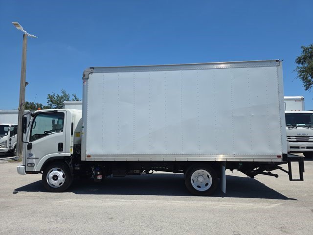 Used 2023 Isuzu NPR RWD image 4
