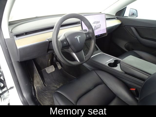 Used 2022 Tesla Model Y Long Range image 21