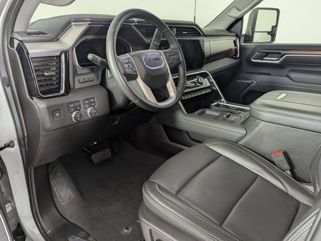 Used 2025 GMC Sierra 2500 Denali image 17