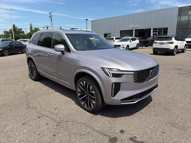 Used 2026 Volvo XC90 B5 Plus w/ Protection Package Premier AWD/4WD image 3