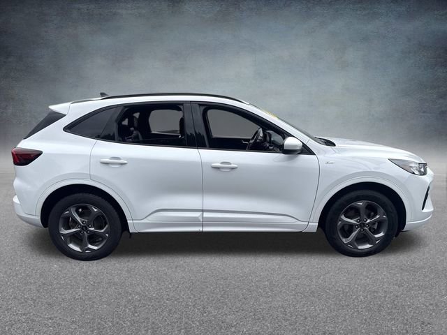 Used 2023 Ford Escape ST-Line Select AWD/4WD image 3