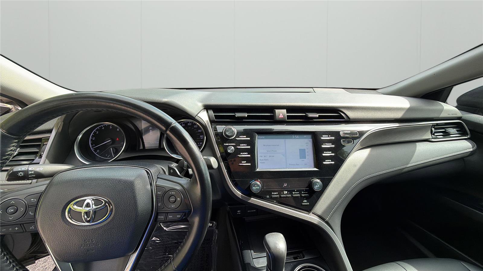 Used 2019 Toyota Camry SE FWD image 23