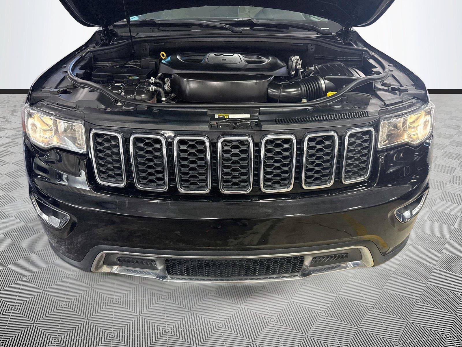 Used 2018 Jeep Grand Cherokee Limited AWD/4WD image 29