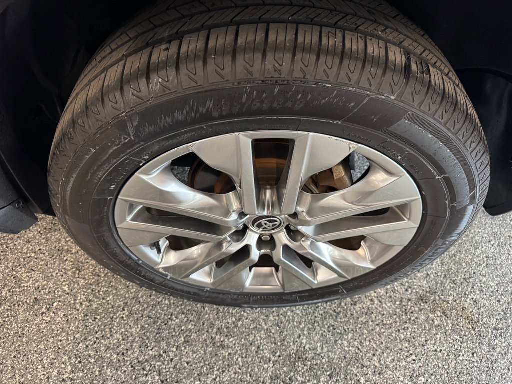 Used 2020 Toyota RAV4 XLE Premium image 14