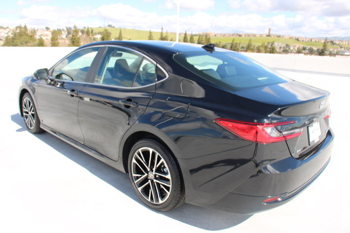 Certified 2025 Toyota Camry XLE image 5