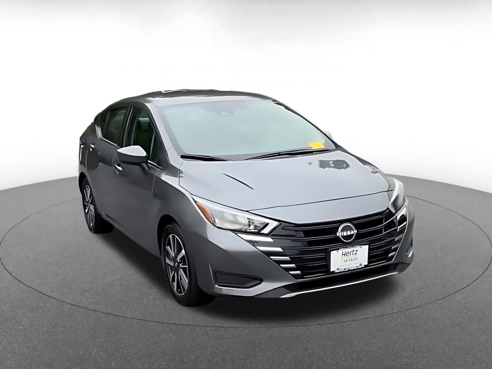 Used 2025 Nissan Versa SV FWD image 3