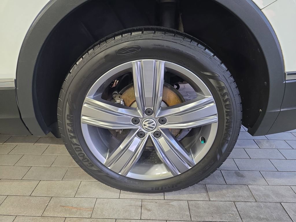 Used 2020 Volkswagen Tiguan SEL image 34