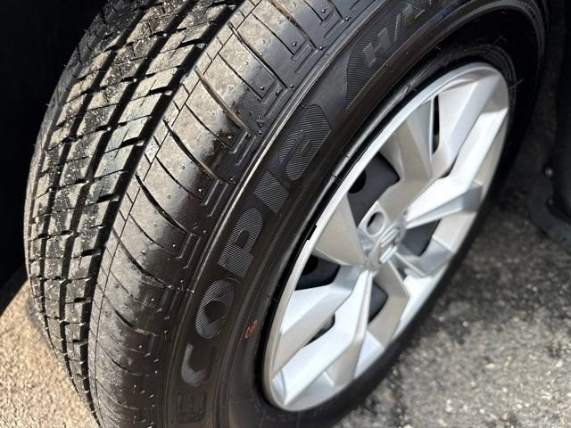 Used 2025 Honda CR-V LX image 6