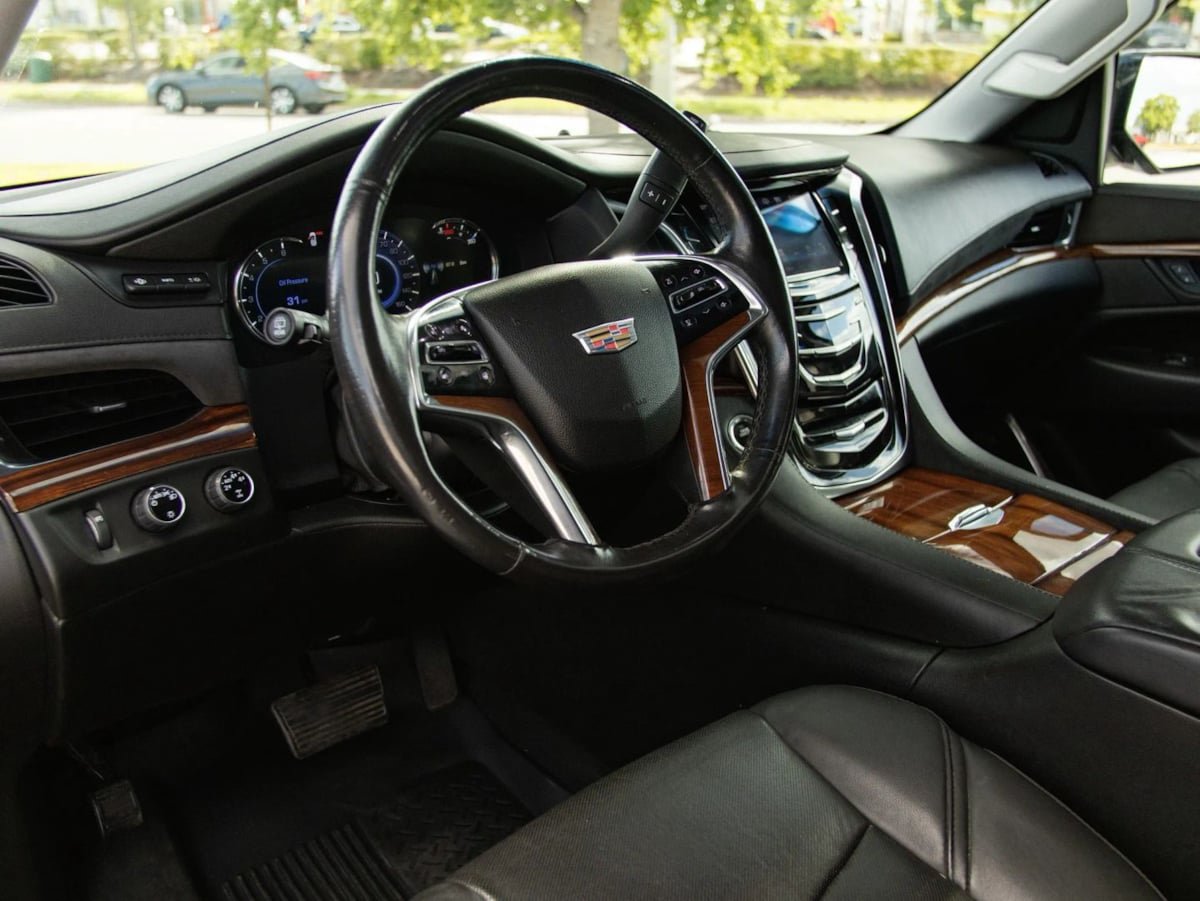 Used 2016 Cadillac Escalade ESV Luxury AWD/4WD image 19