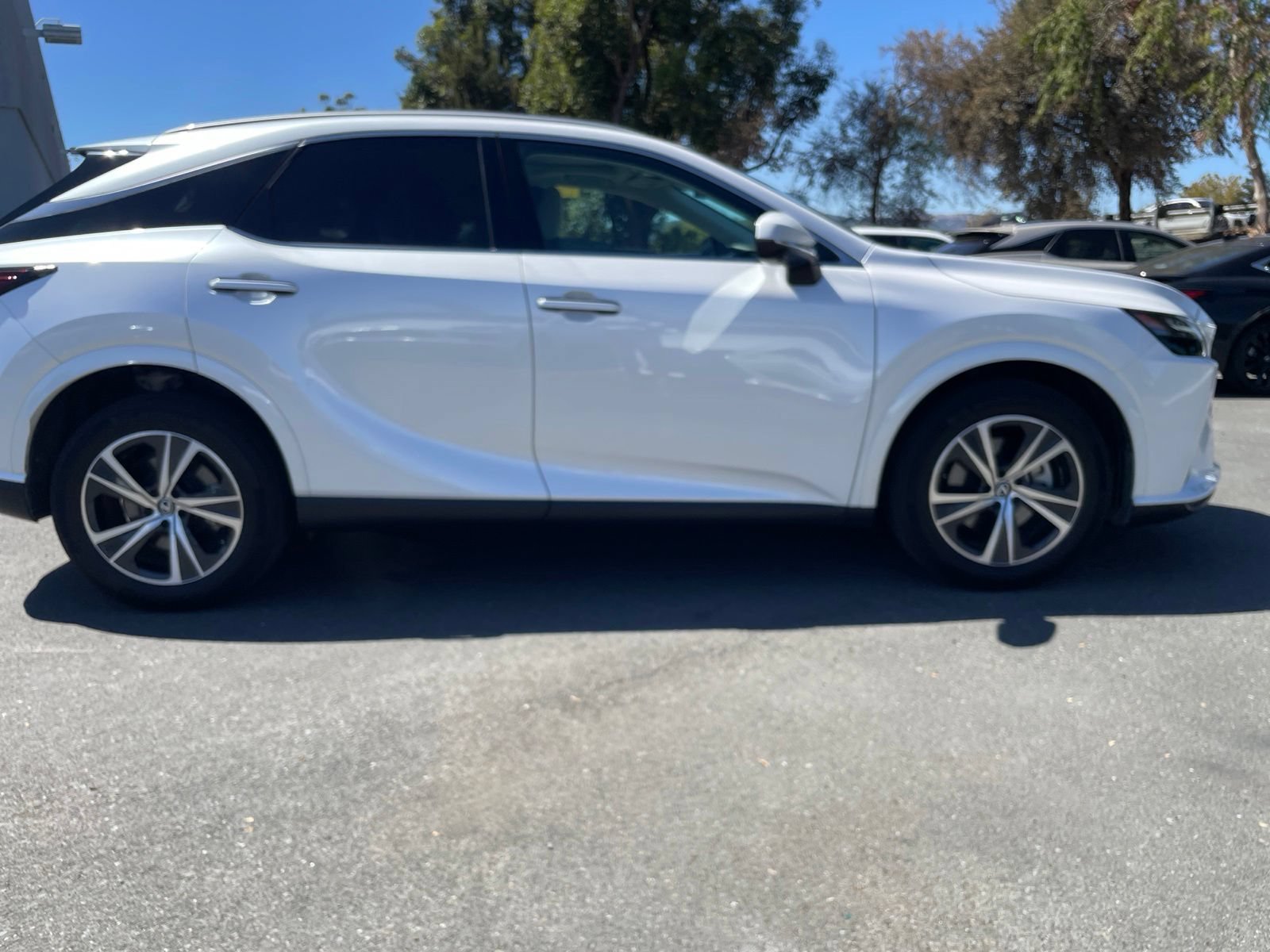 Used 2023 Lexus RX 350h w/ Accessory Package (Z1) AWD/4WD image 6