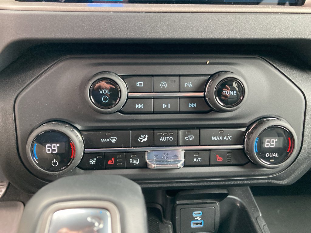 Used 2025 Ford Bronco Outer Banks image 26