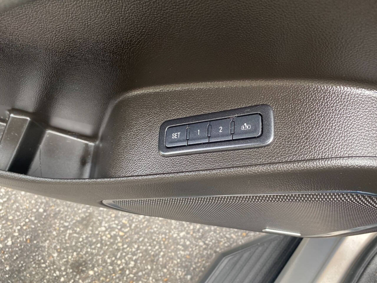 Used 2017 Chevrolet Suburban Premier RWD image 18