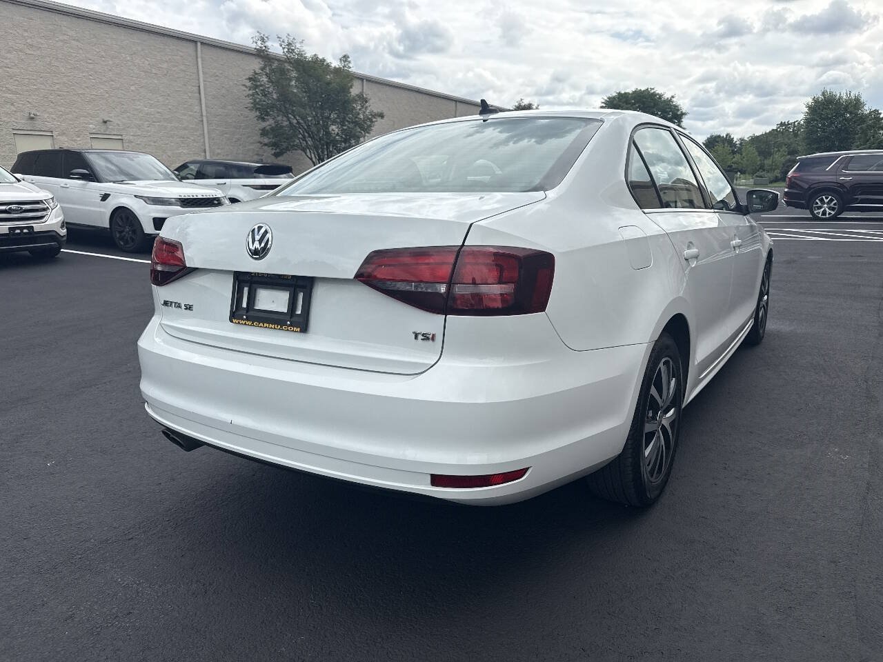 Used 2017 Volkswagen Jetta SE FWD image 10