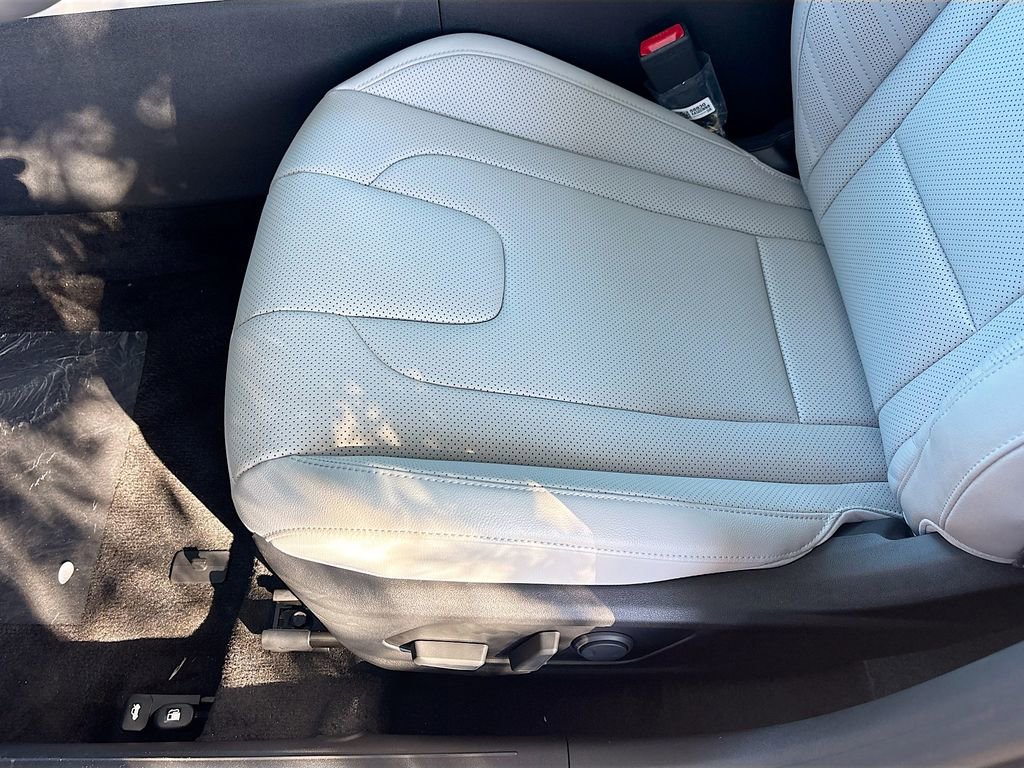 New 2025 Hyundai Elantra Limited w/ Cargo Package image 20