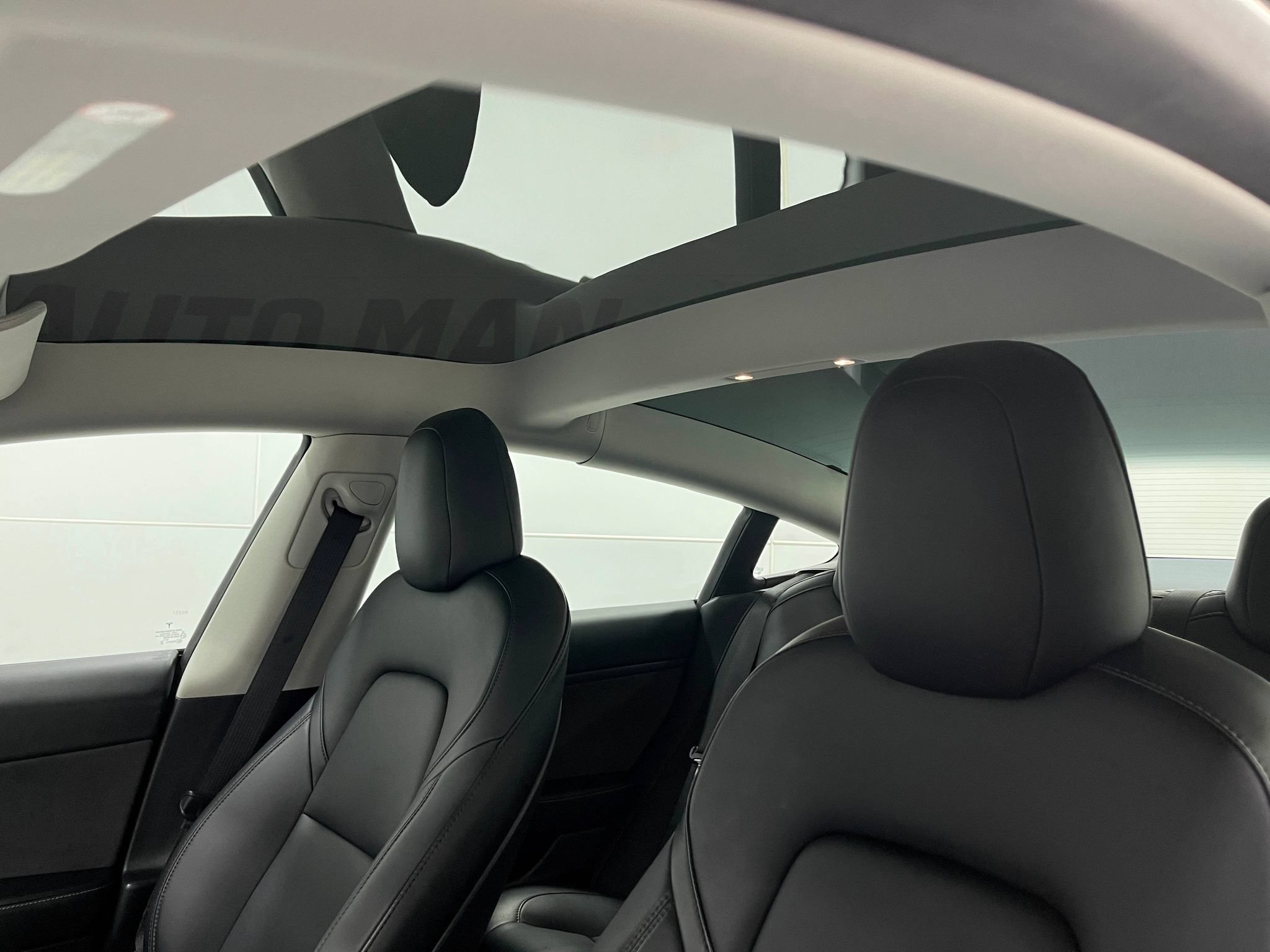 Used 2022 Tesla Model 3 Standard Range RWD image 12