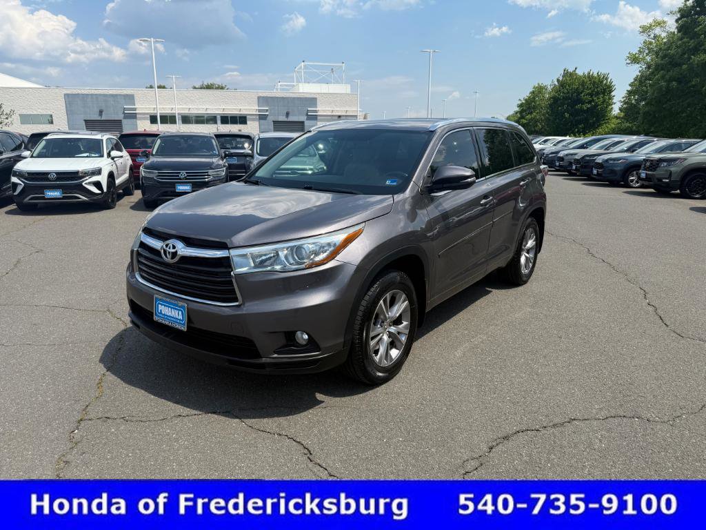 Used 2015 Toyota Highlander XLE AWD/4WD image 2