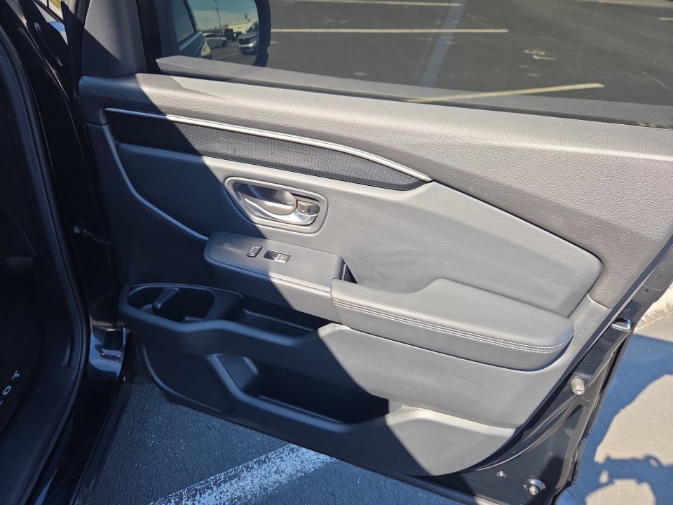 Used 2025 Honda Pilot Elite image 31