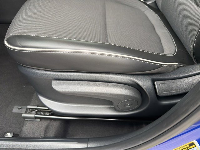 Certified 2022 Hyundai Venue Limited w/ Cargo Package image 17