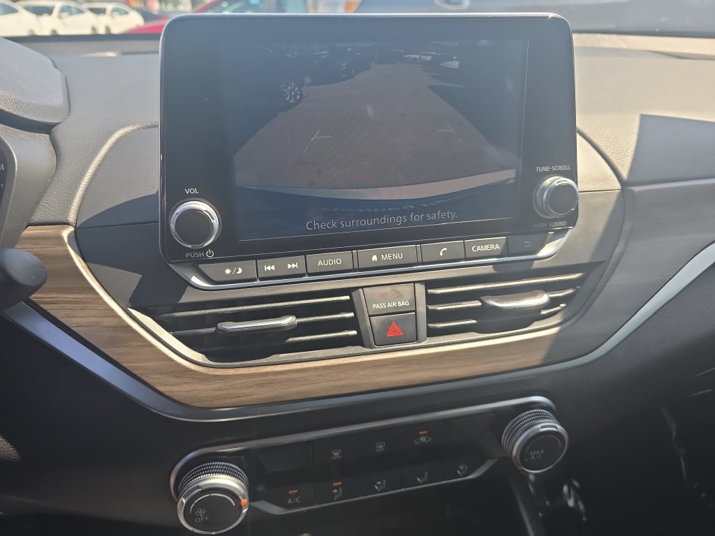 Used 2024 Nissan Altima 2.5 SV FWD image 18