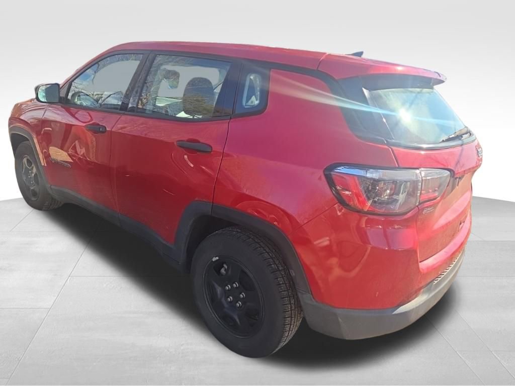 Used 2021 Jeep Compass Sport image 4