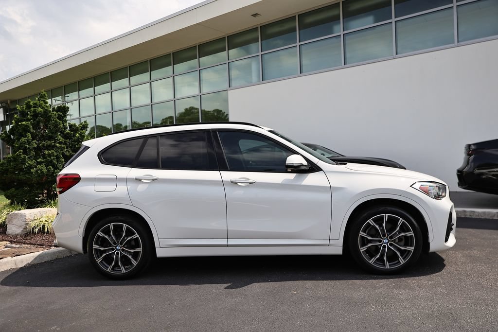 Used 2021 BMW X1 xDrive28i w/ M Sport Package AWD/4WD image 4