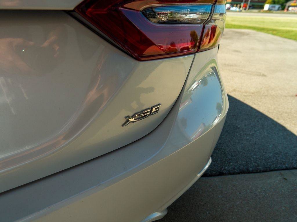 Used 2022 Toyota Camry XSE FWD image 9