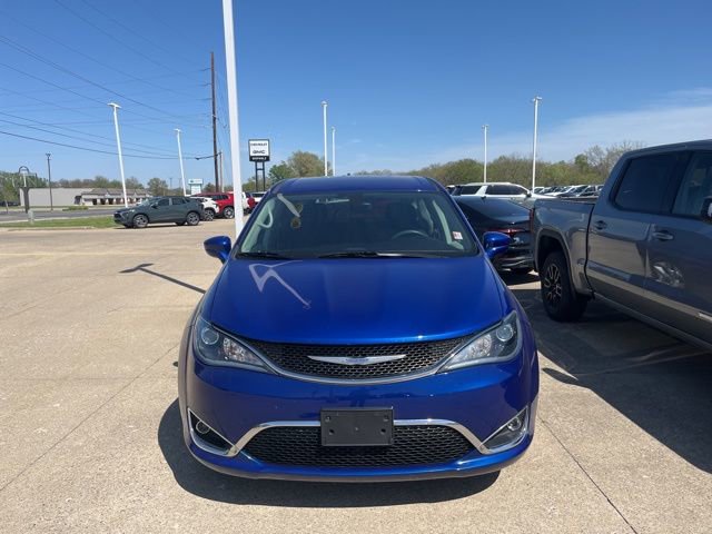 Used 2018 Chrysler Pacifica Touring Plus w/ Tire & Wheel Group image 2