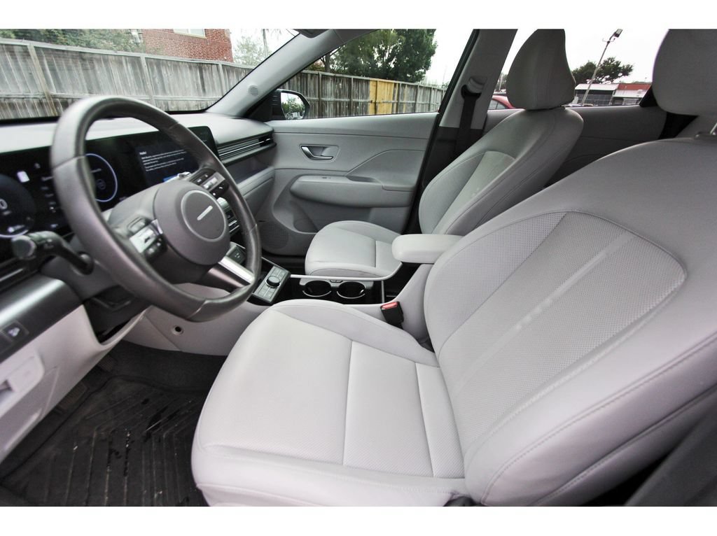 Certified 2025 Hyundai Kona Limited AWD/4WD image 15