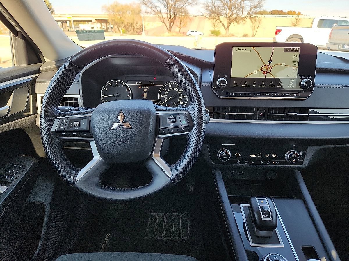 Used 2024 Mitsubishi Outlander FWD image 6