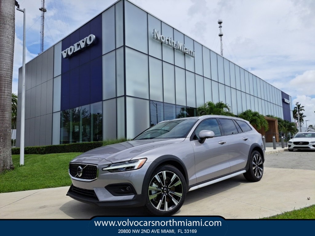 New 2026 Volvo V60 B5 Cross Country Ultra w/ Protection Package Premier image 1