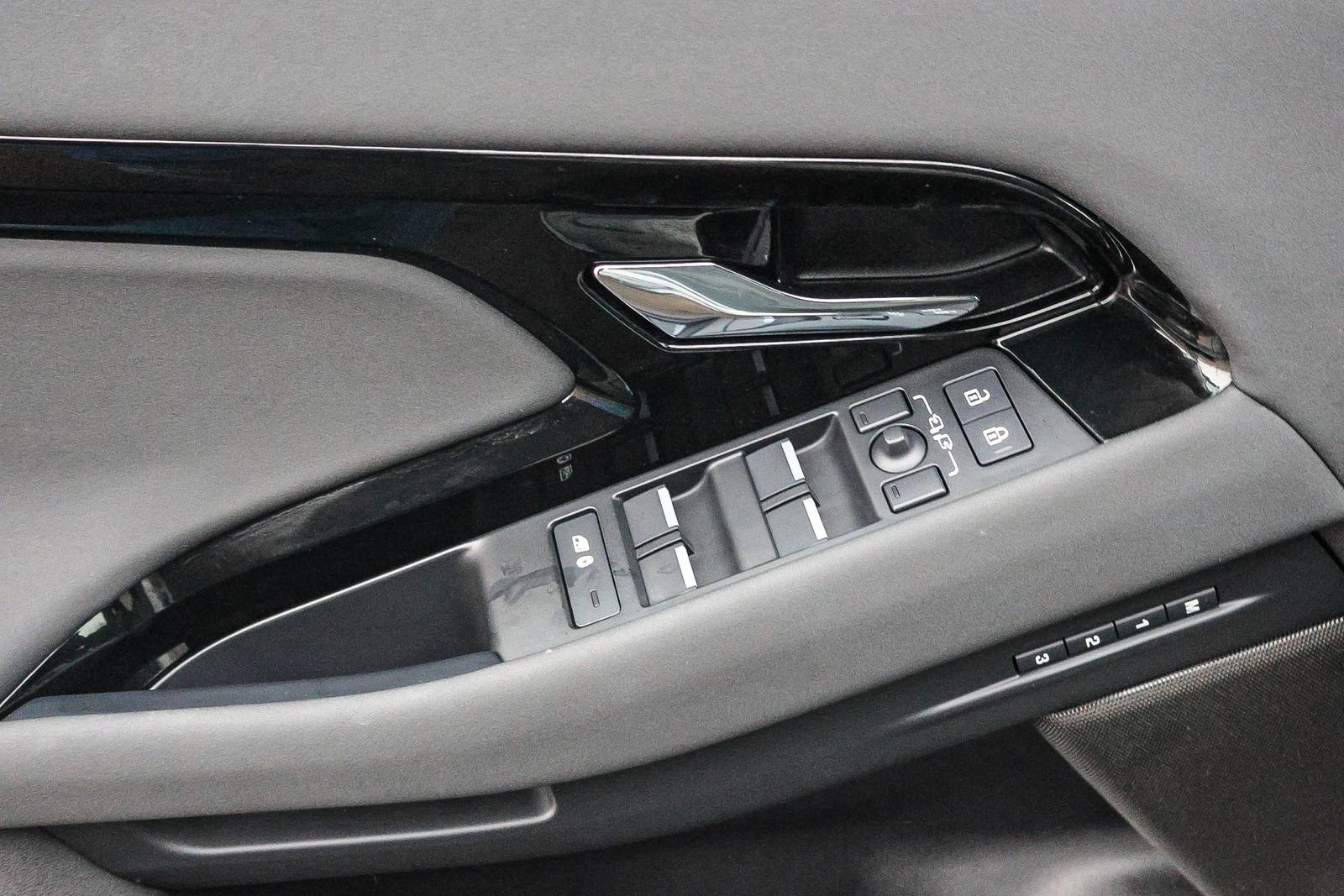 Used 2025 Land Rover Range Rover Evoque S image 31