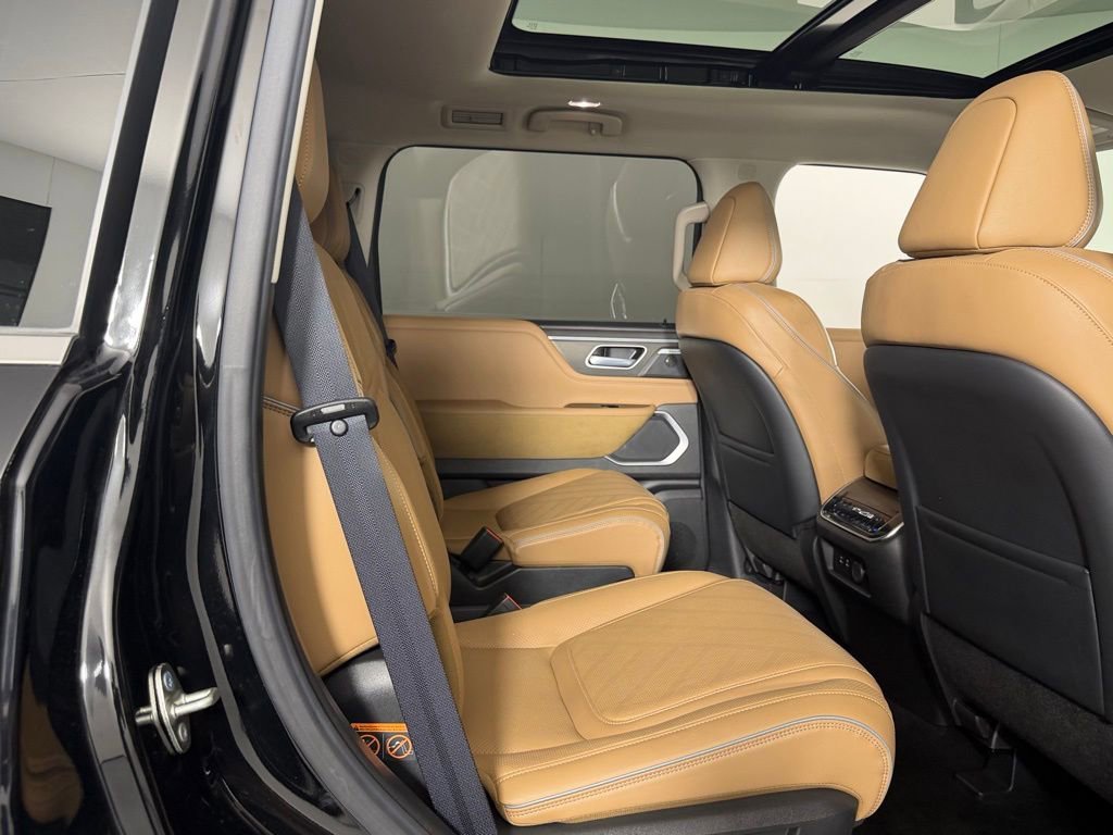 Used 2025 INFINITI QX80 Luxe image 32