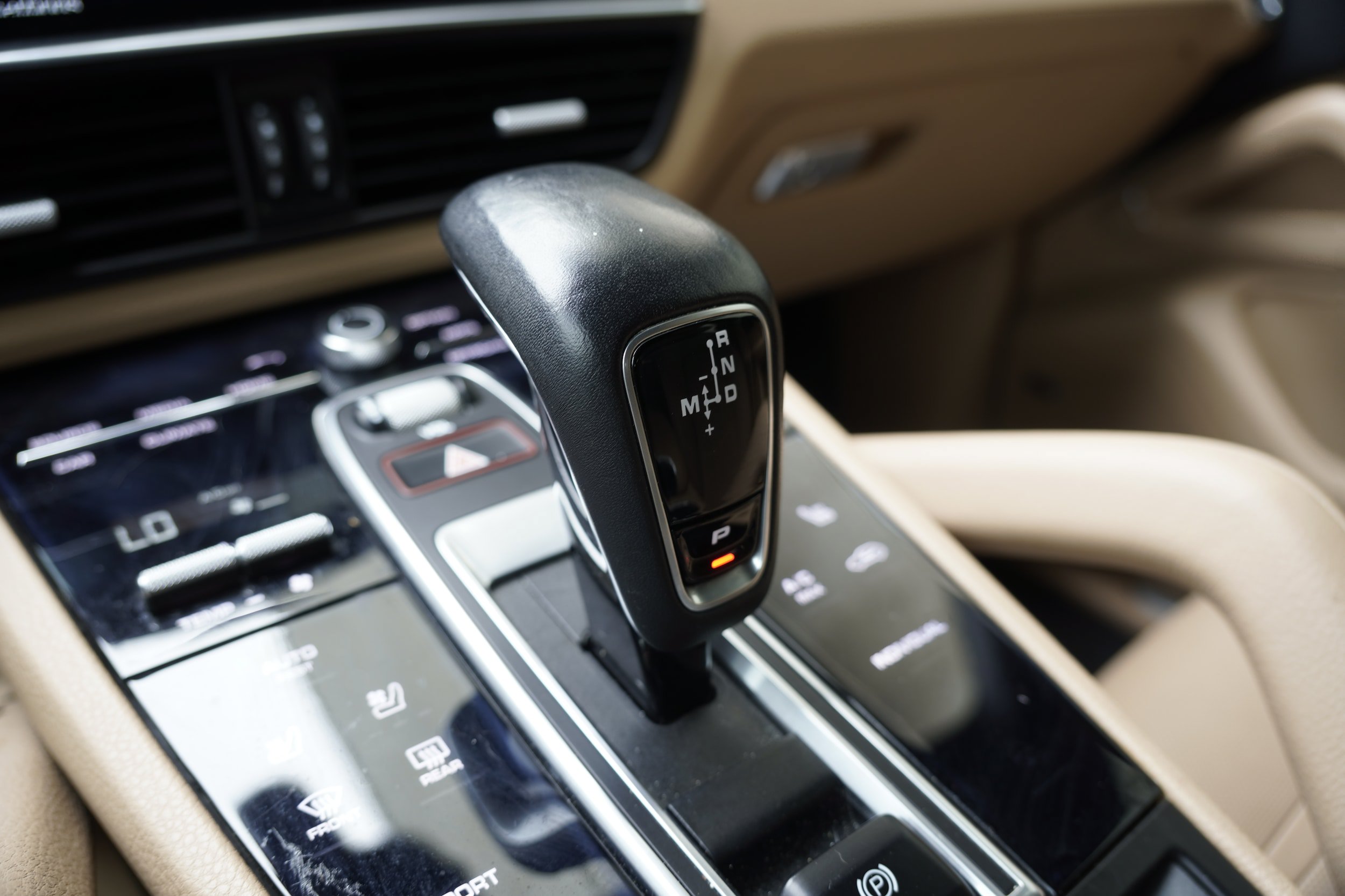 Used 2019 Porsche Cayenne AWD/4WD image 29