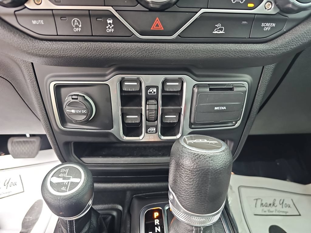Used 2025 Jeep Gladiator Sport AWD/4WD image 26