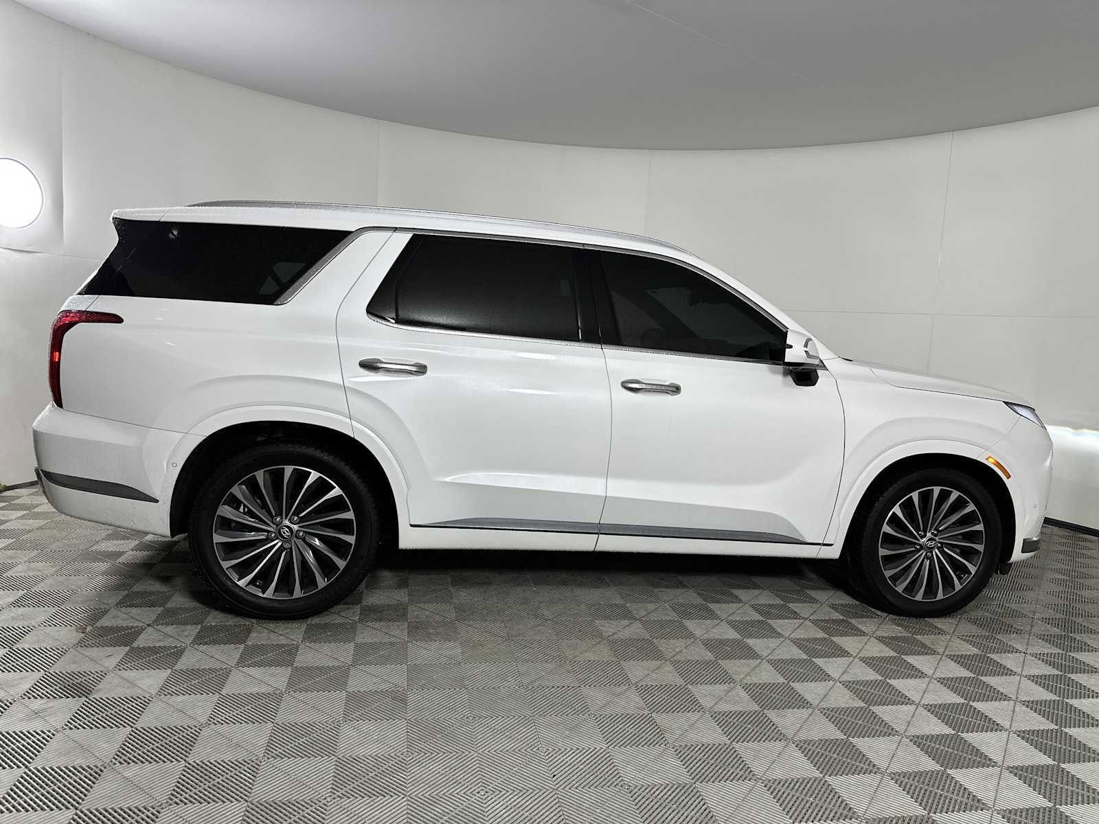 Used 2023 Hyundai Palisade Calligraphy FWD image 9