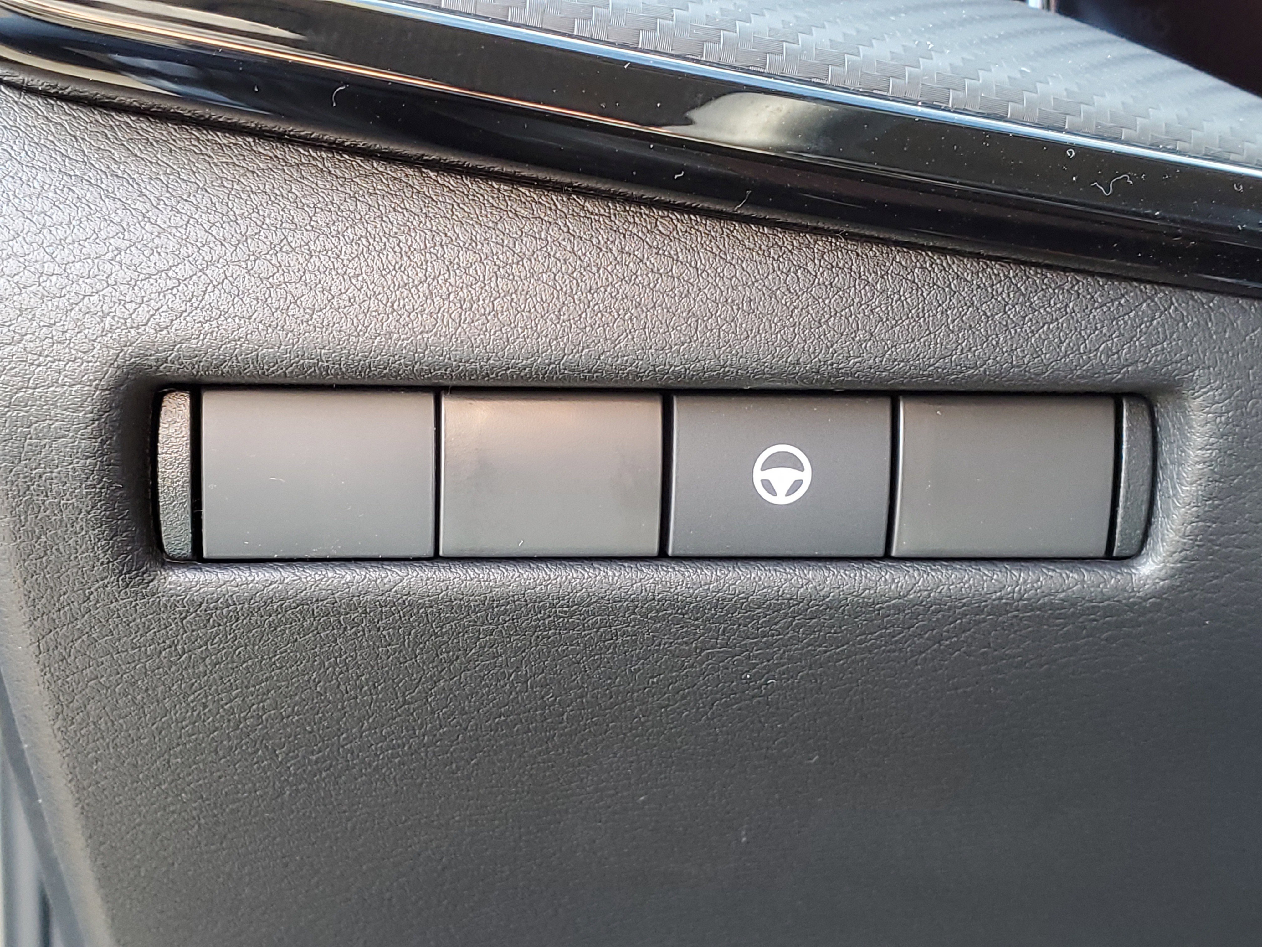 New 2026 Nissan Kicks SR w/ Cold Weather Package image 8