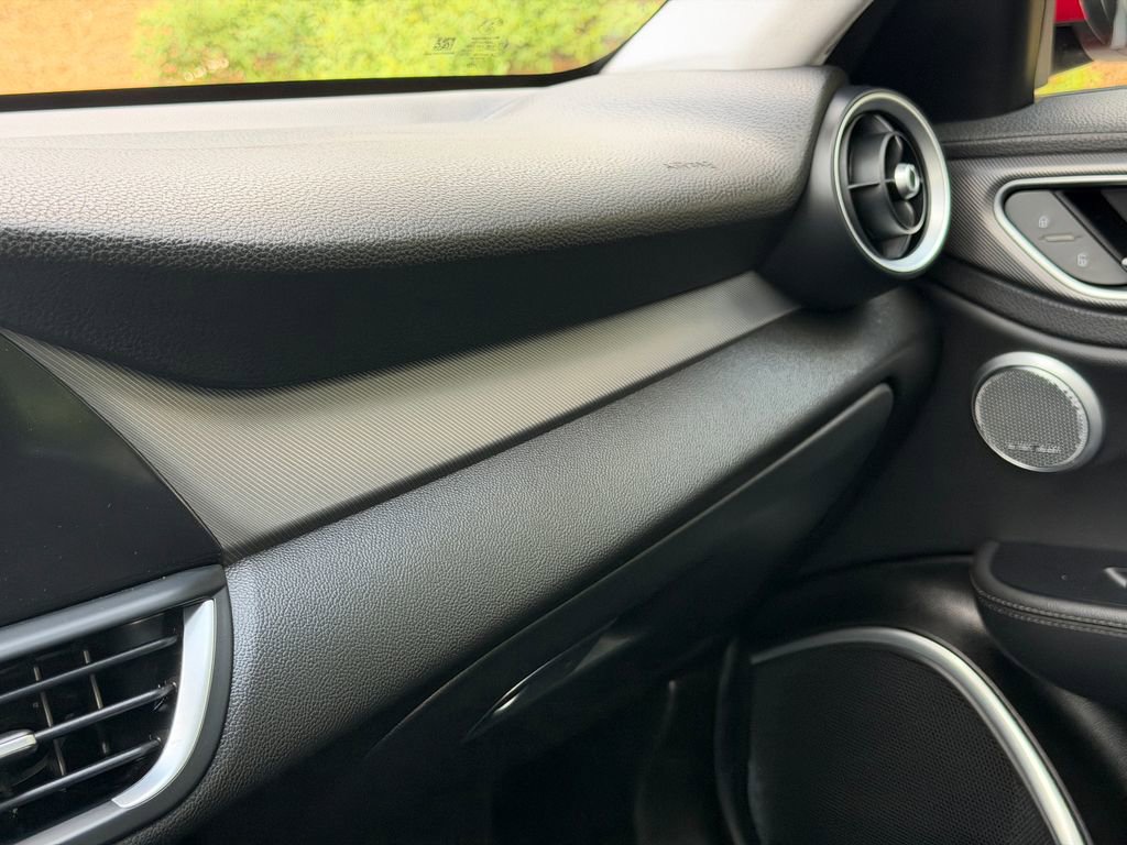 Used 2017 Alfa Romeo Giulia Ti w/ TI 19" Sport Package image 25