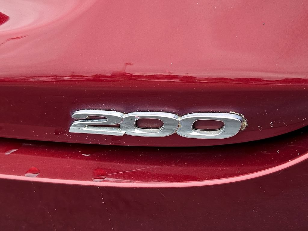 Used 2015 Chrysler 200 Limited FWD image 31